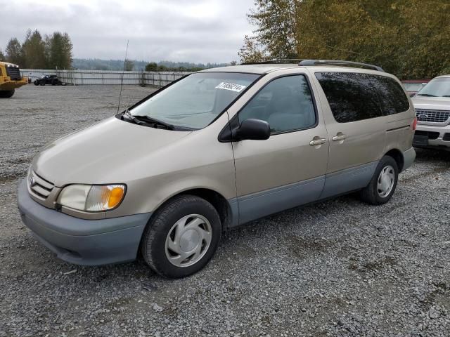 2001 Toyota Sienna LE