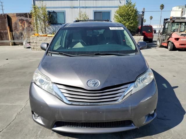 2015 Toyota Sienna XLE