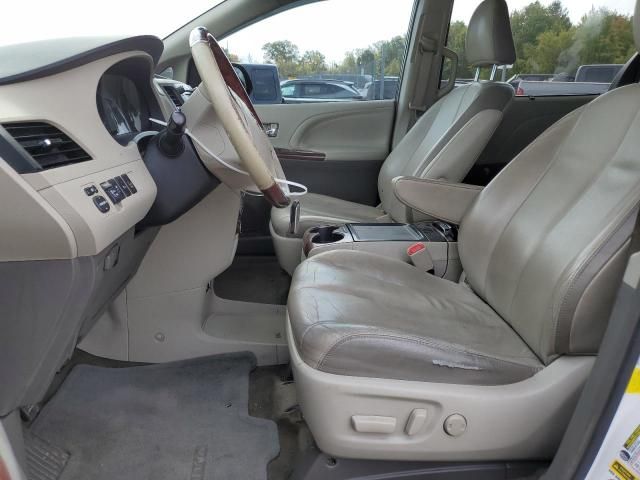 2013 Toyota Sienna XLE