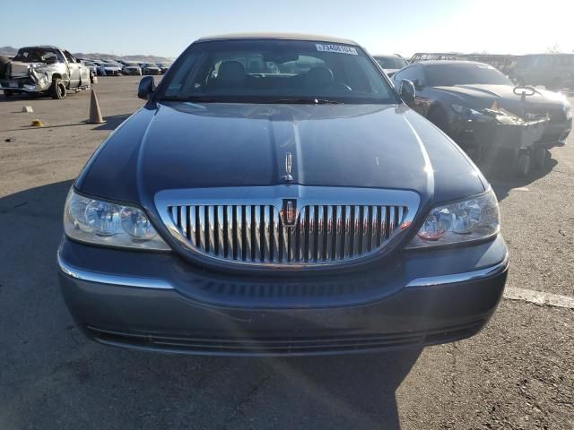 2005 Lincoln Town Car Signature