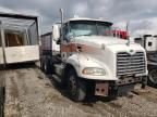 2005 Mack 600 CXN600