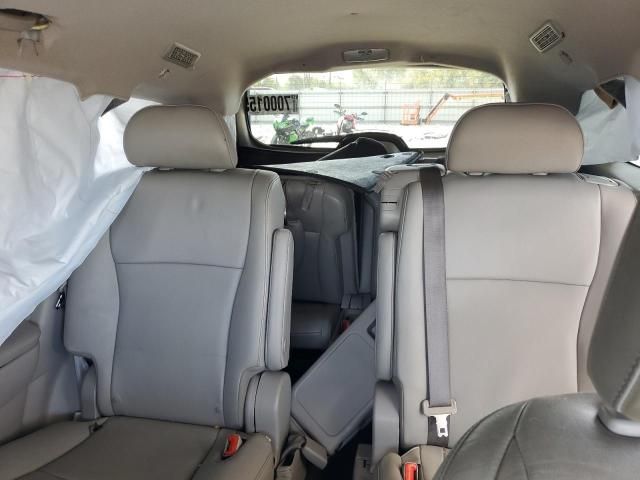 2013 Toyota Highlander Base