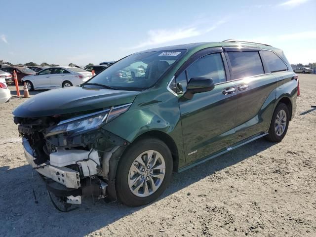 2021 Toyota Sienna XLE