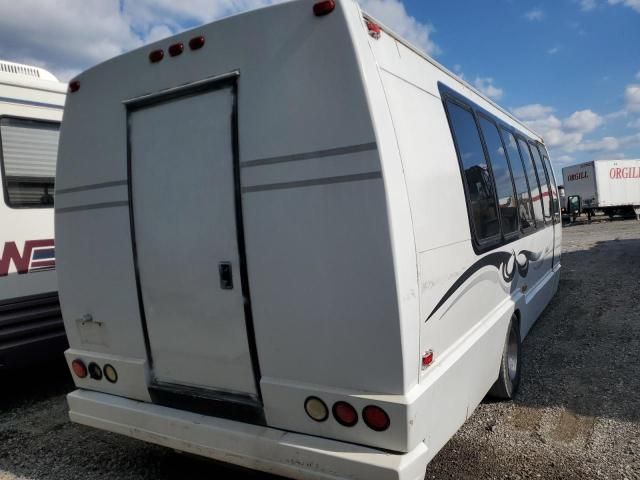 2002 Ford Econoline E450 Super Duty Cutaway Van