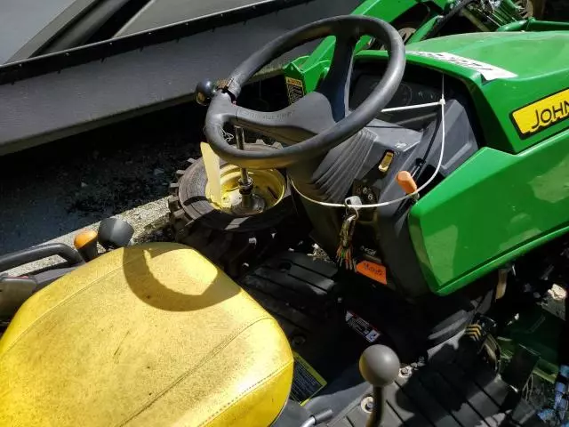 2021 John Deere 1025R