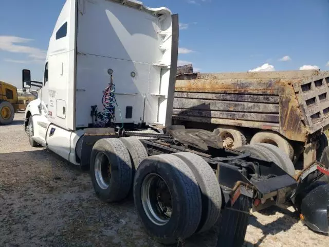 2014 Kenworth Construction T680