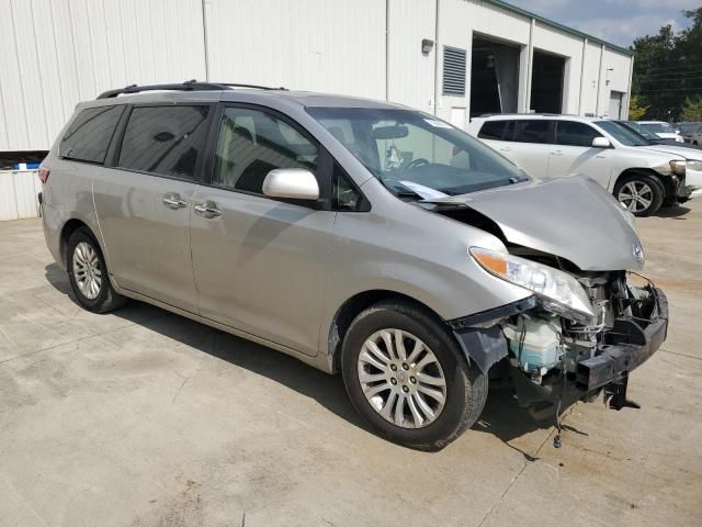 2015 Toyota Sienna XLE