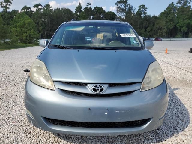 2008 Toyota Sienna XLE