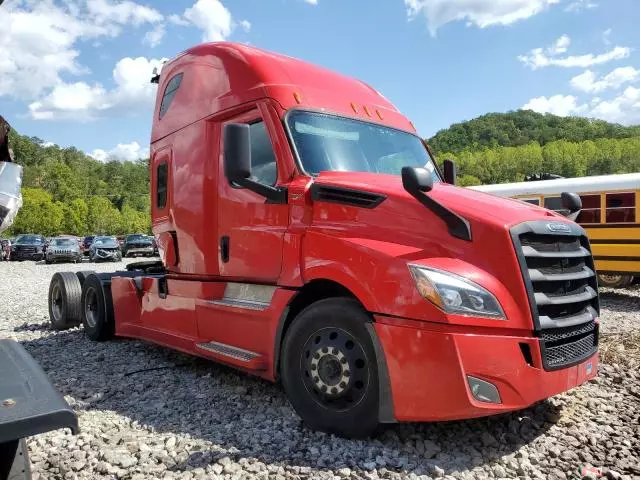 2022 Freightliner Cascadia 126