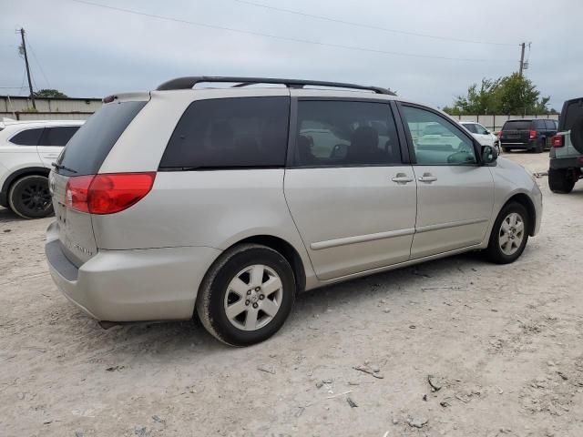 2009 Toyota Sienna CE