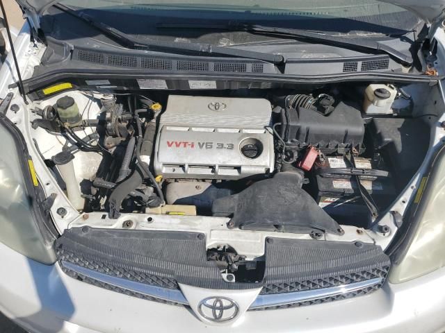 2004 Toyota Sienna XLE