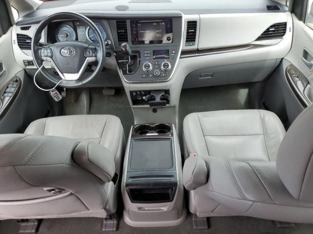 2017 Toyota Sienna XLE