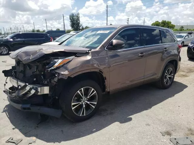 2018 Toyota Highlander LE