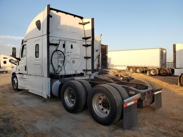 2021 Freightliner Cascadia 126