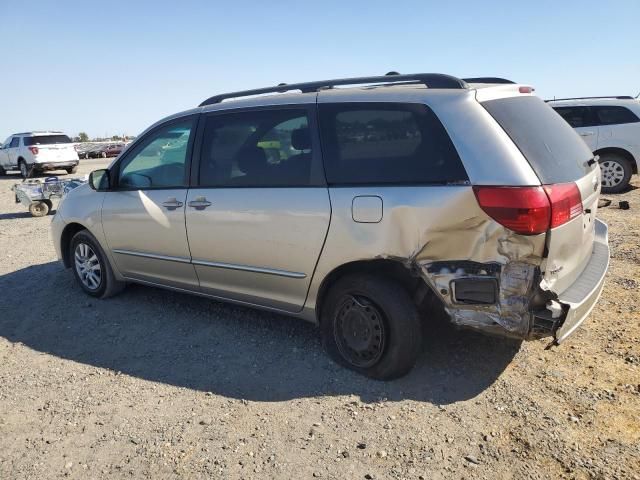 2004 Toyota Sienna CE