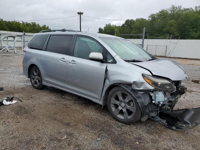 2016 Toyota Sienna SE