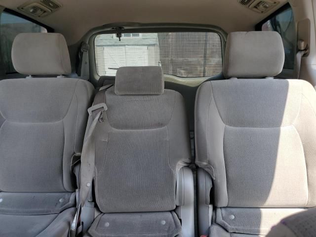 2005 Toyota Sienna CE