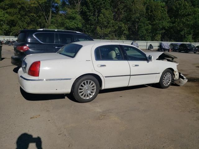 2004 Lincoln Town Car Executive