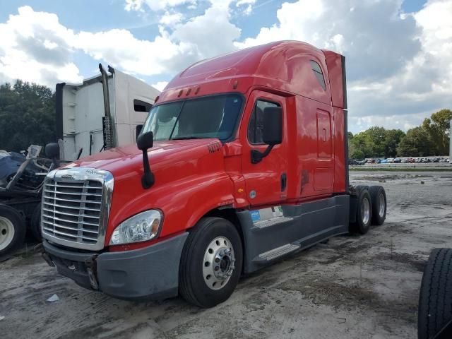 2016 Freightliner Cascadia 125