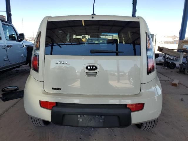 2010 KIA Soul +