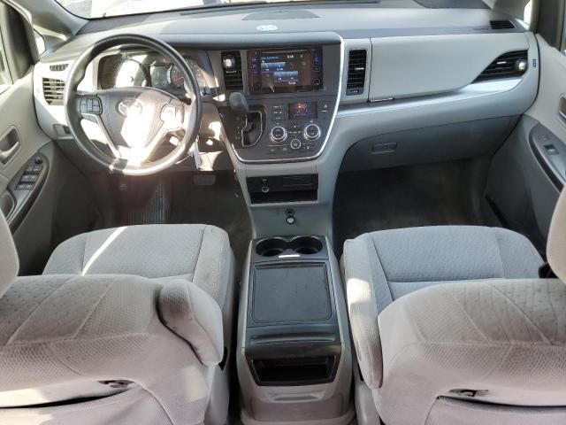 2016 Toyota Sienna LE