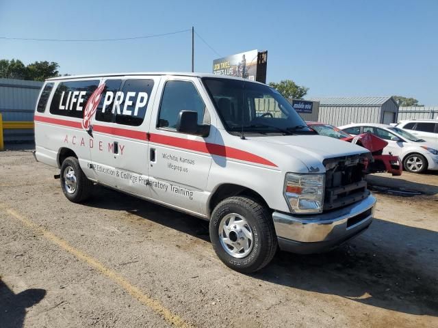 2013 Ford Econoline E350 Super Duty Wagon