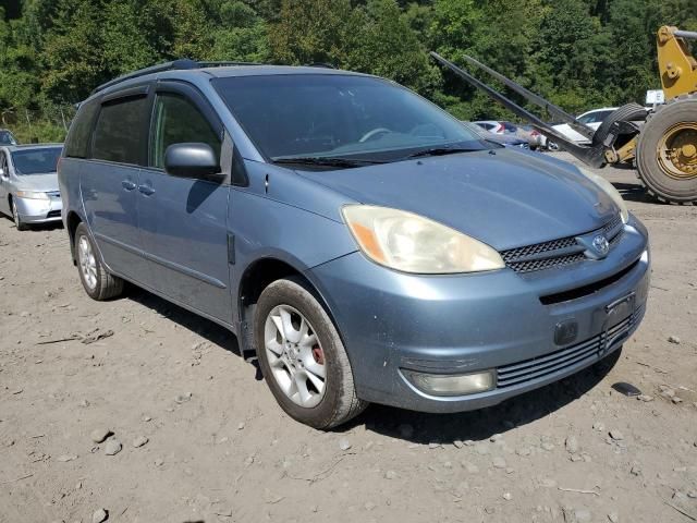 2004 Toyota Sienna LE