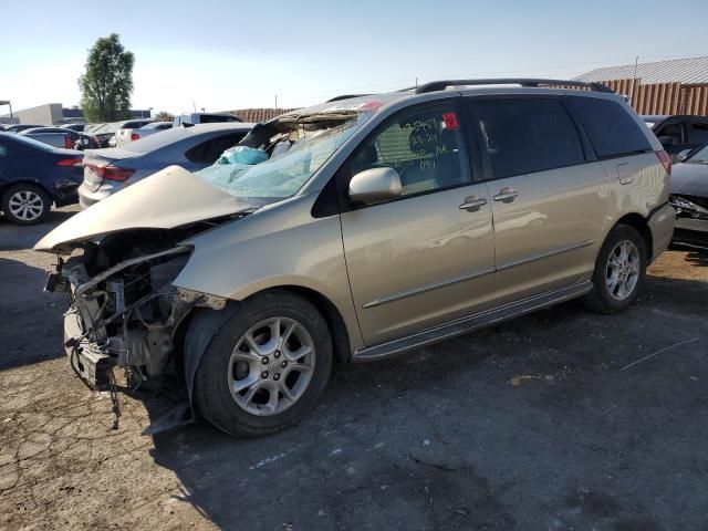 2004 Toyota Sienna XLE