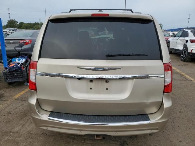 2013 Chrysler Town & Country Touring L