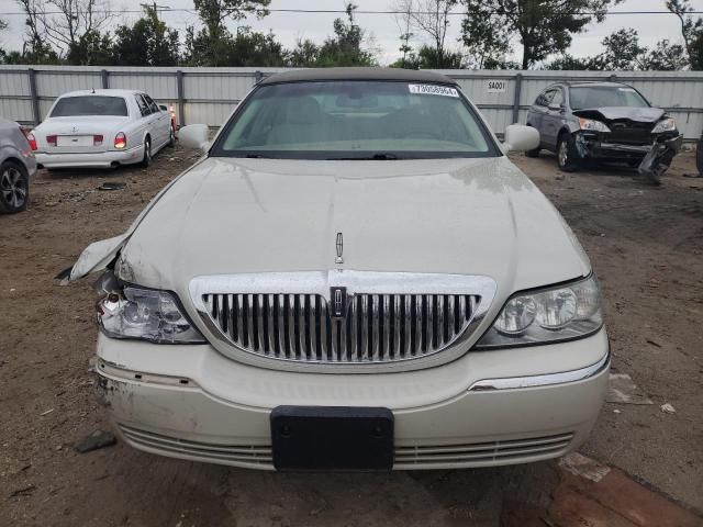 2006 Lincoln Town Car Signature Limited