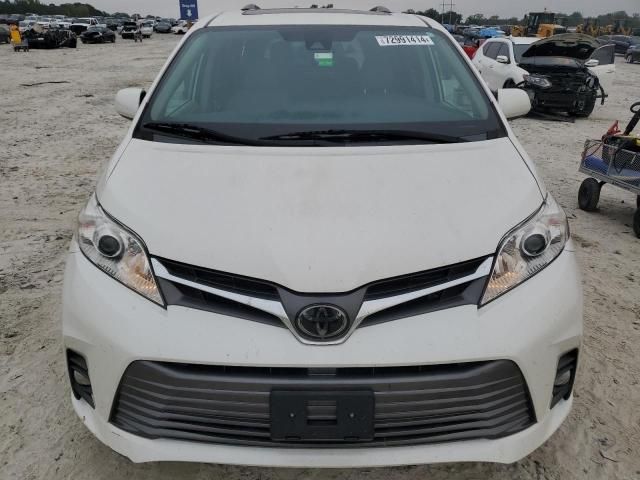 2020 Toyota Sienna XLE