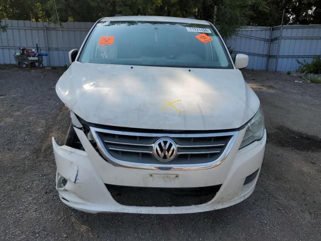 2011 Volkswagen Routan SE