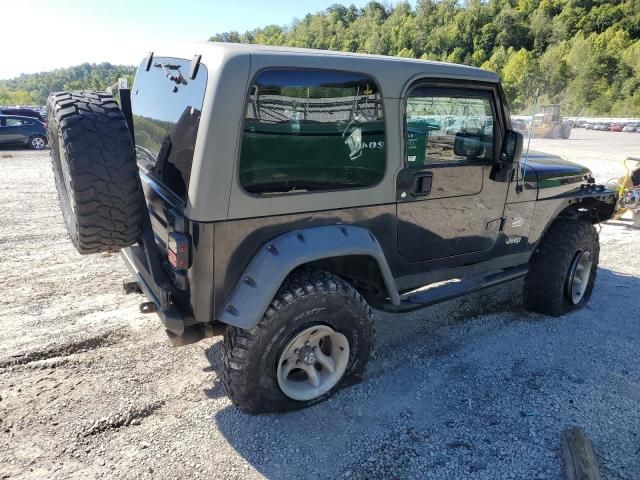 2004 Jeep Wrangler / TJ Sahara