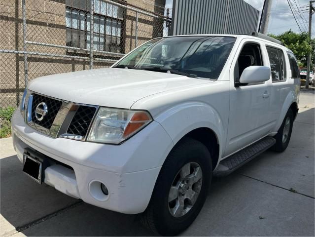 2005 Nissan Pathfinder LE