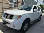 2005 Nissan Pathfinder LE