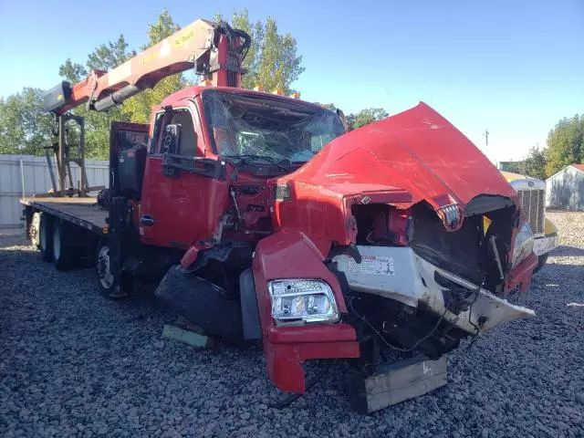 2018 Kenworth Construction T880