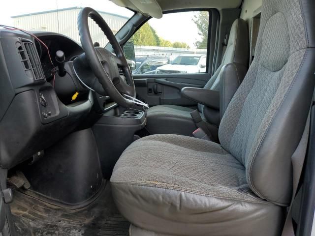 2005 GMC Savana Cutaway G3500