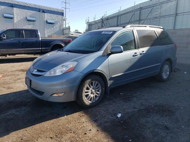 2010 Toyota Sienna XLE