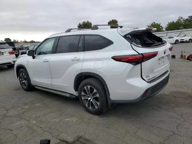 2022 Toyota Highlander Hybrid XLE