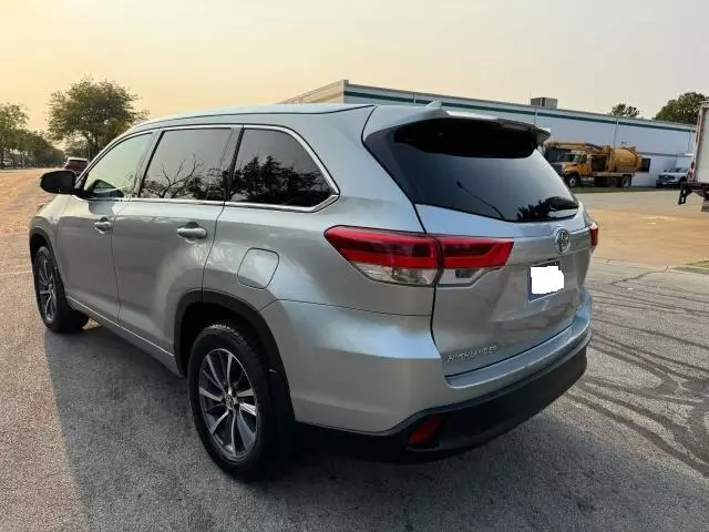 2018 Toyota Highlander SE