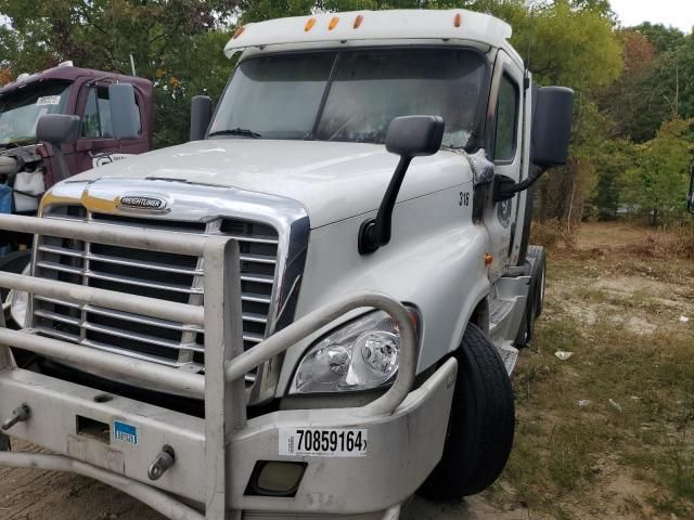 2014 Freightliner Cascadia 125