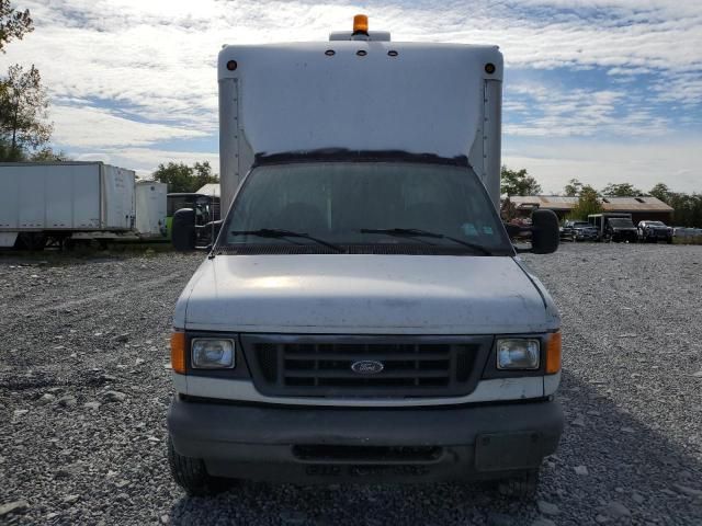 2006 Ford Econoline E450 Super Duty Cutaway Van