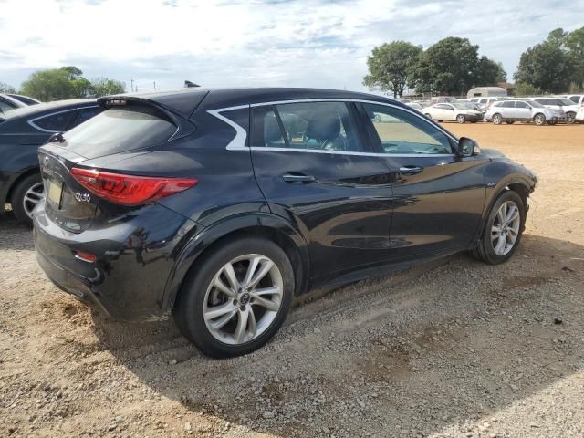 2017 Infiniti QX30 Base