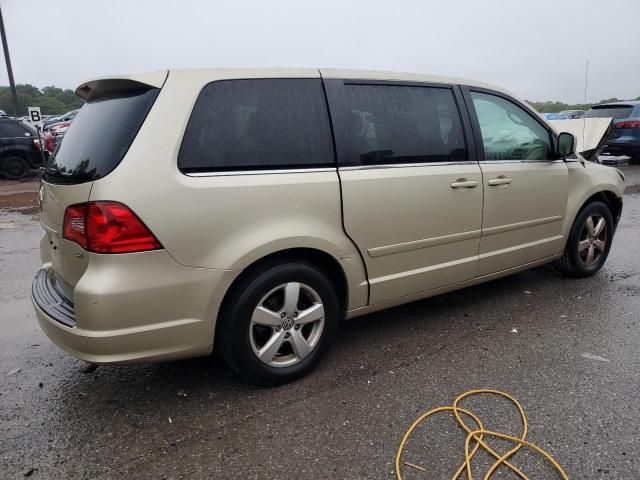 2010 Volkswagen Routan SE