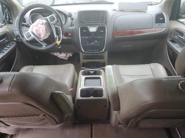 2013 Chrysler Town & Country Touring L