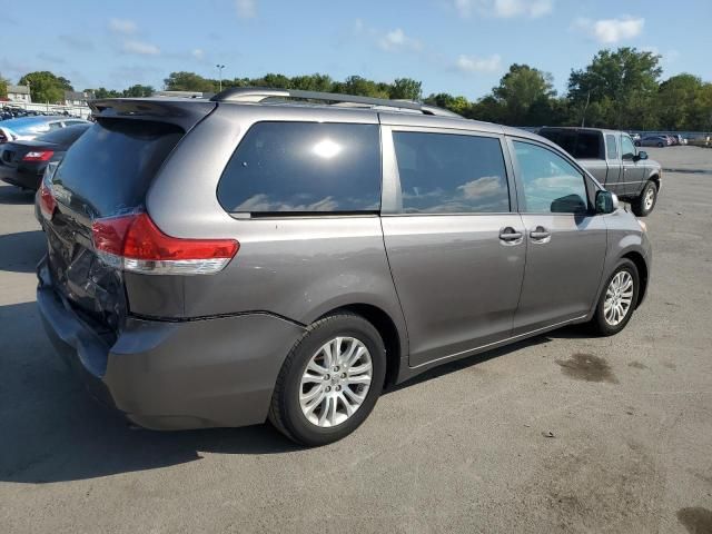 2014 Toyota Sienna XLE