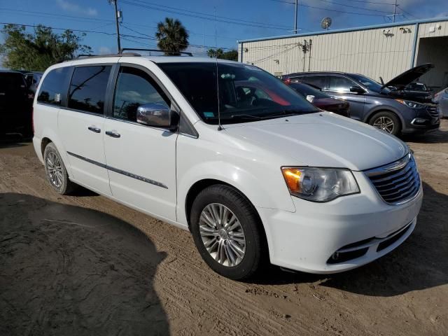 2016 Chrysler Town & Country Touring L