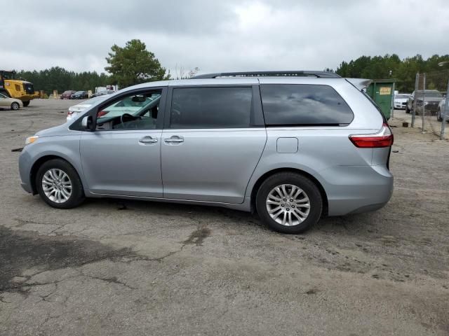 2017 Toyota Sienna XLE