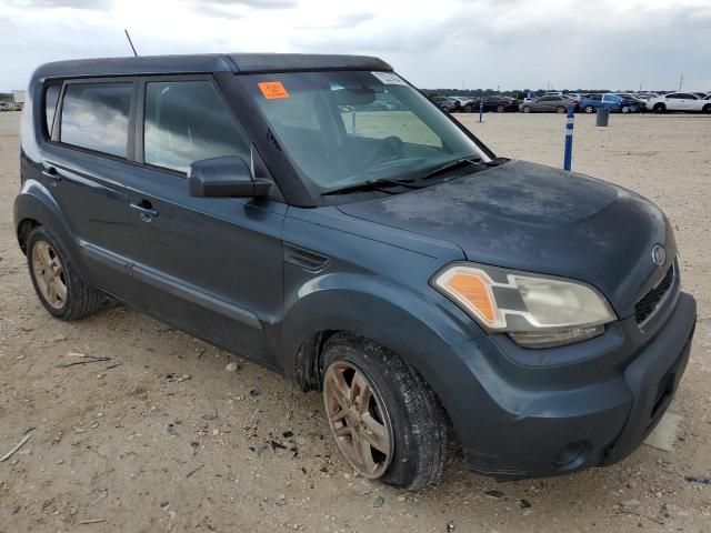 2011 KIA Soul +