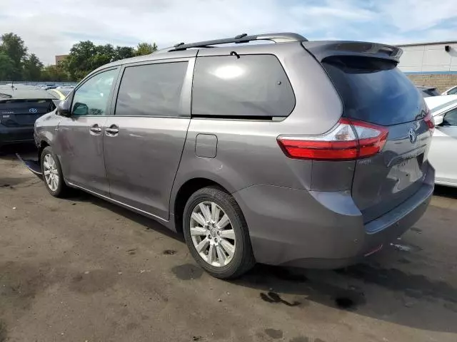 2016 Toyota Sienna XLE